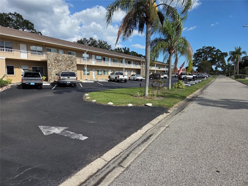 8039 Garden Dr #109, Seminole, FL 33777