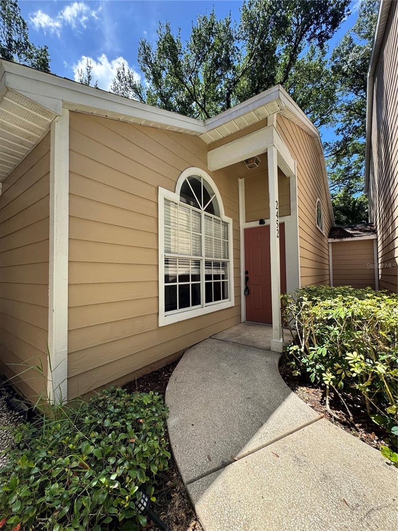 2452 Bush Tail Ct, Palm Harbor, FL 34683
