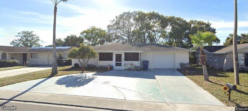 8220 Fox Hollow Dr, Port Richey, FL 34668