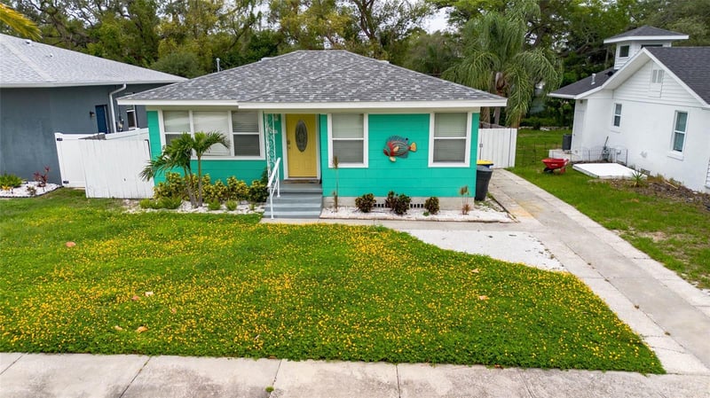 1226 Sedeeva Cir, Clearwater, FL 33755