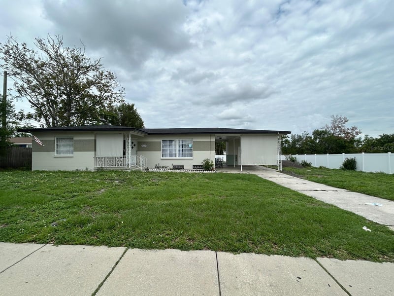 9229 Overlook Dr, Tampa, FL 33617