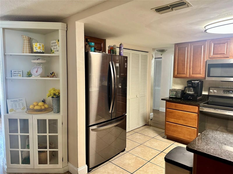 7917 Foxwood Dr, New Port Richey, FL 34653