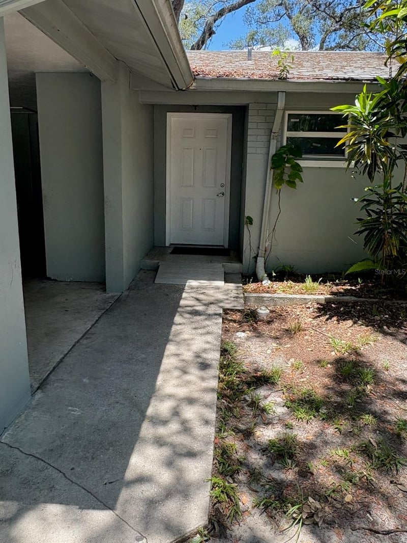 439 Martin Luther King Jr Dr, Tarpon Springs, FL 34689