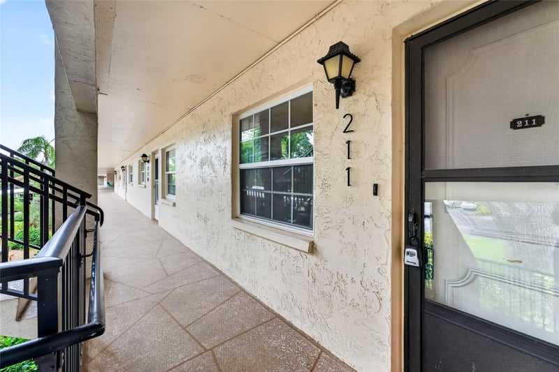 860 Virginia St #211, Dunedin, FL 34698