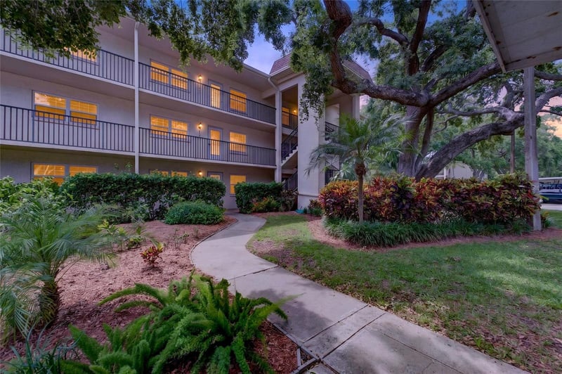860 Virginia St #211, Dunedin, FL 34698
