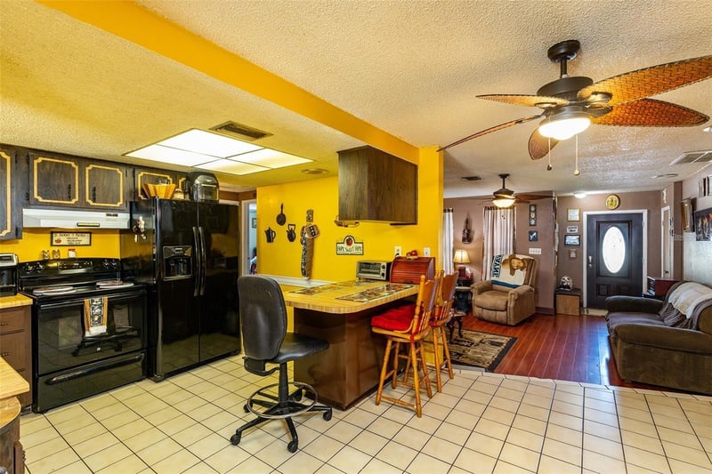 12095 102nd Ave, Seminole, FL 33778