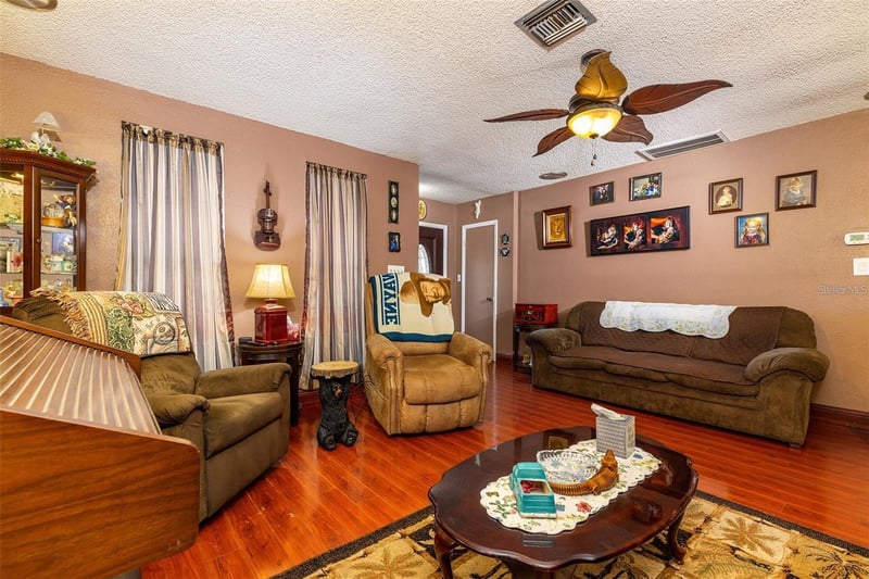 12095 102nd Ave, Seminole, FL 33778