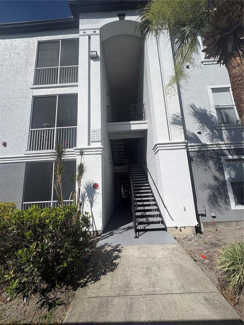 5821 Legacy Crescent Pl #102, Riverview, FL 33578