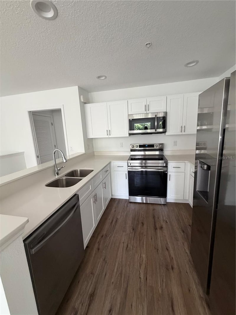 2575 6th Avenue Dr, Bradenton, FL 34208