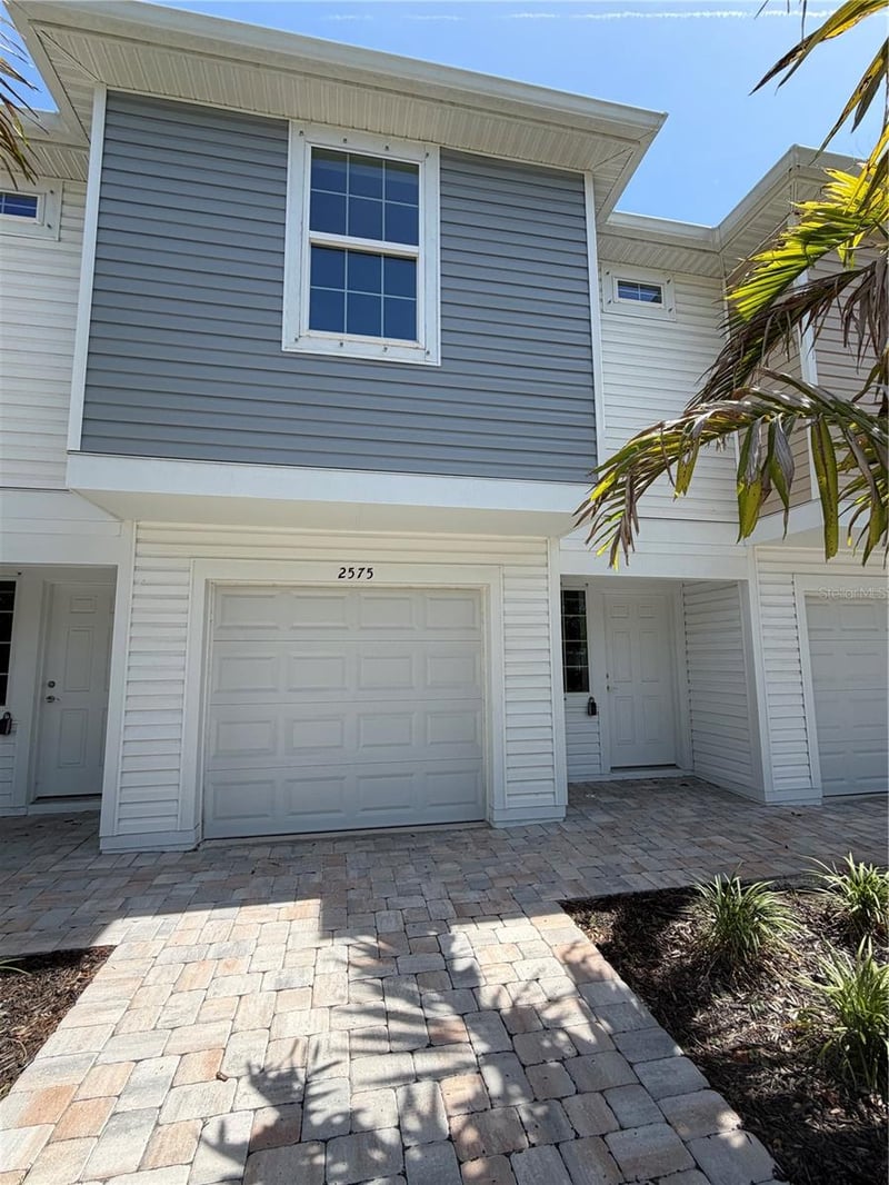 2575 6th Avenue Dr, Bradenton, FL 34208