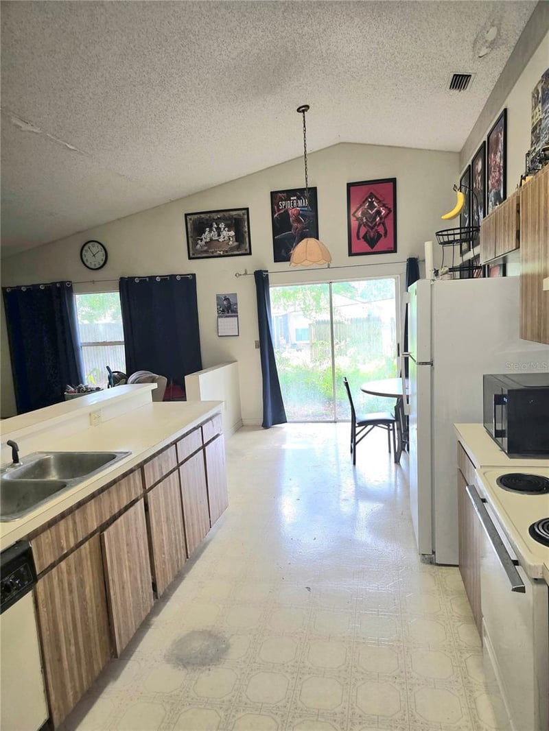 1839 Kettler Dr, Lutz, FL 33559