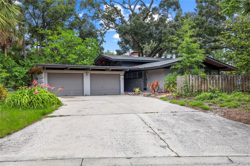 10134 White Trout Ln, Tampa, FL 33618