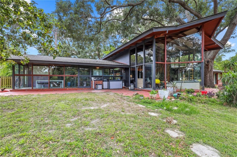 10134 White Trout Ln, Tampa, FL 33618