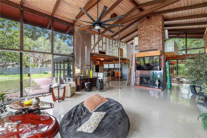 10134 White Trout Ln, Tampa, FL 33618