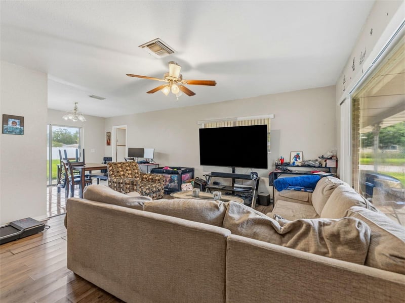 2109 Erna Dr, Tampa, FL 33603
