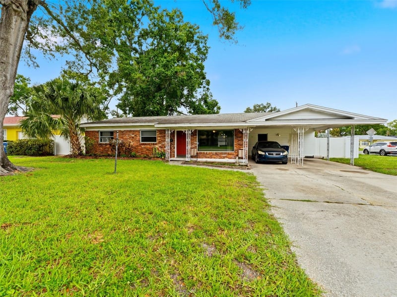 2109 Erna Dr, Tampa, FL 33603