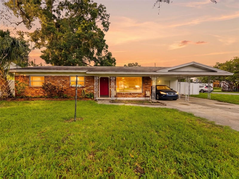 2109 Erna Dr, Tampa, FL 33603