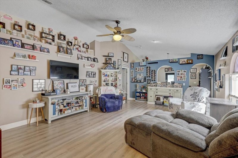 30257 Birdhouse Dr, Wesley Chapel, FL 33545