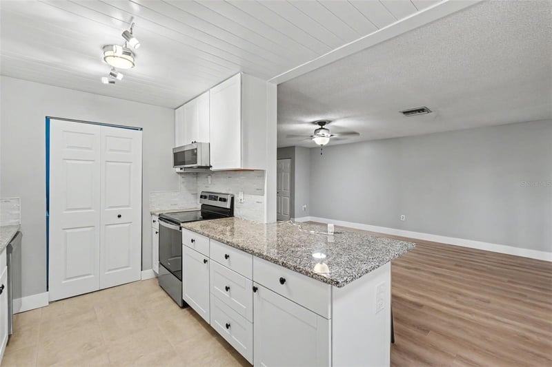 1208 Highland Ave SE #121, Largo, FL 33771