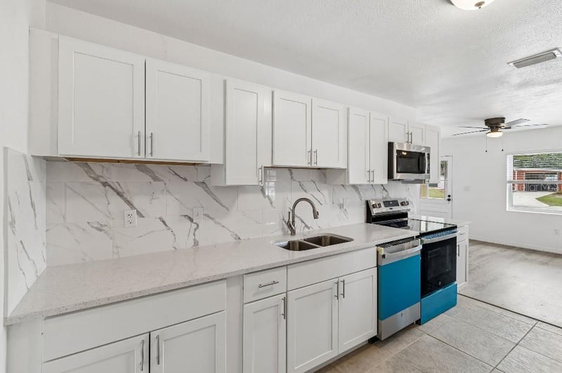 203 Pevetty Dr, Plant City, FL 33563