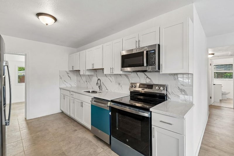 203 Pevetty Dr, Plant City, FL 33563