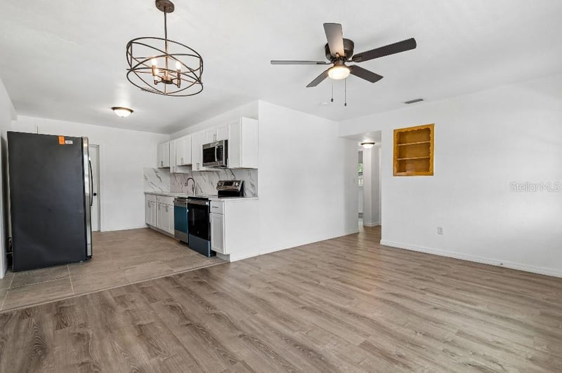 203 Pevetty Dr, Plant City, FL 33563