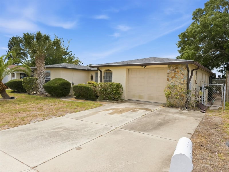 7230 Westcott Dr, Port Richey, FL 34668