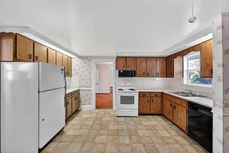 5806 Cherokee Ave, Tampa, FL 33604