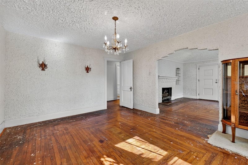 5806 Cherokee Ave, Tampa, FL 33604