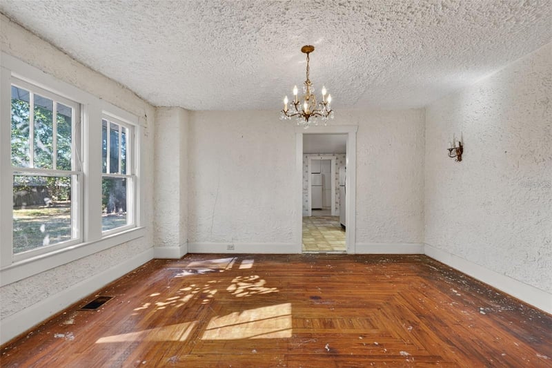 5806 Cherokee Ave, Tampa, FL 33604
