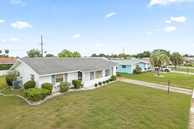 816 Oakmont Ave, Sun City Center, FL 33573