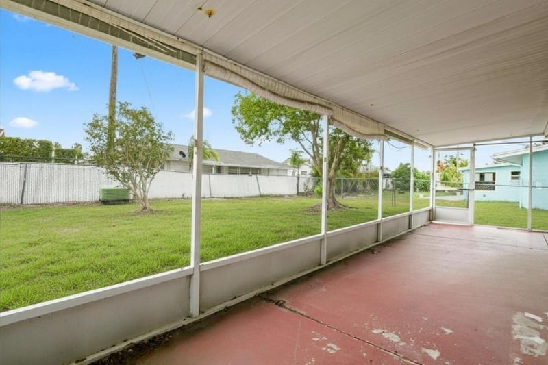 816 Oakmont Ave, Sun City Center, FL 33573