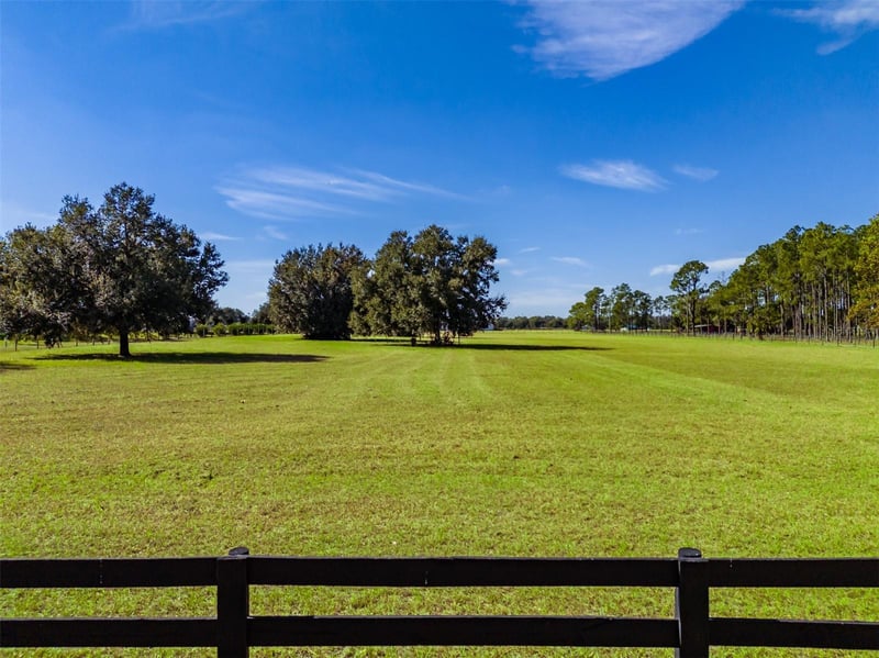 3527 Powerline Rd, Lithia, FL 33547