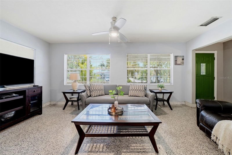 3004 Gray St, Tampa, FL 33609