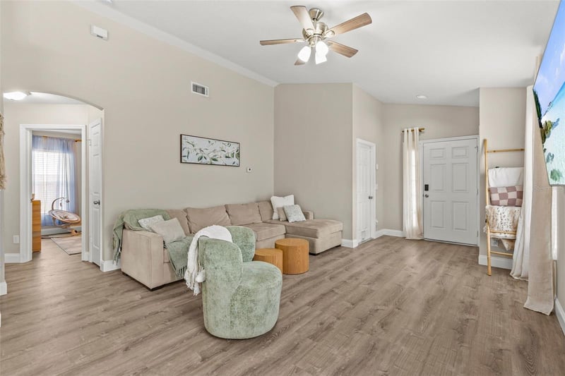 10611 Lakeside Vista Dr, Riverview, FL 33569