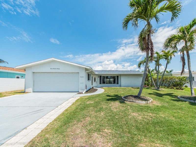 720 115th Ave, Treasure Island, FL 33706