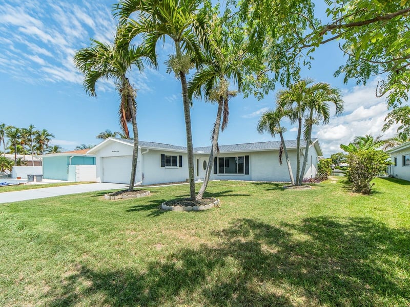 720 115th Ave, Treasure Island, FL 33706