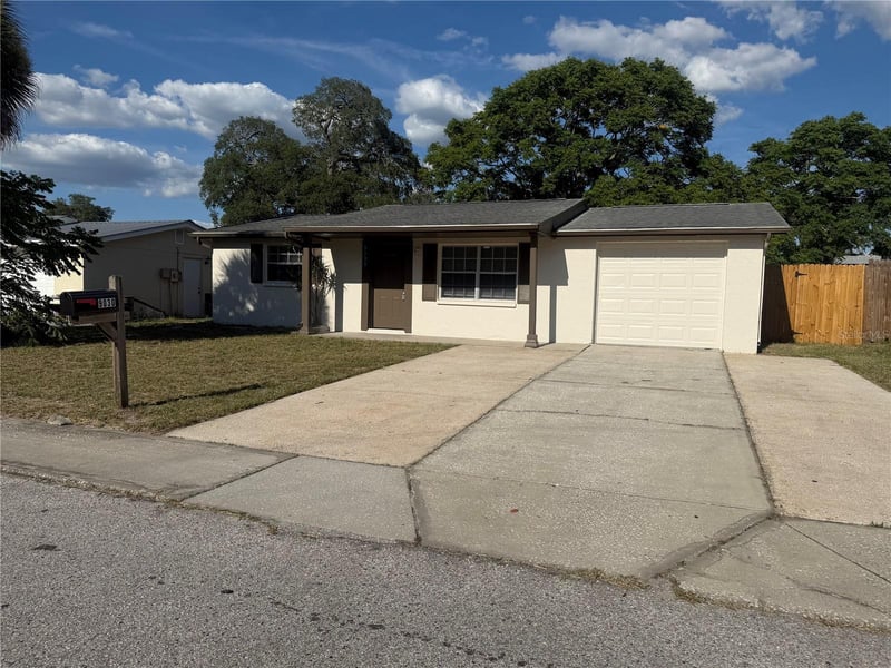 9030 Gray Fox Ln, Port Richey, FL 34668