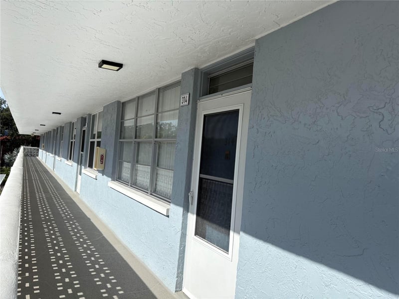 4720 Locust St #314, St Petersburg, FL 33703