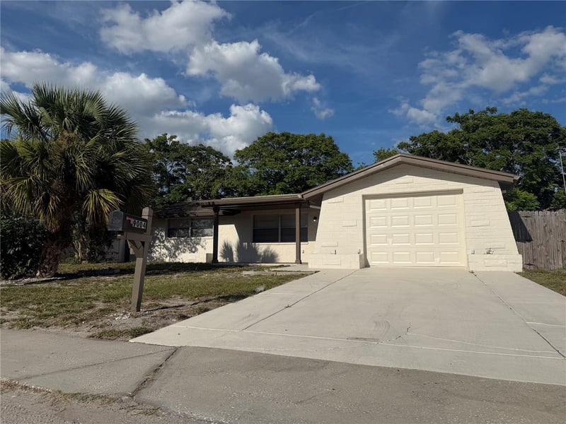 9030 Saint Regis Ln, Port Richey, FL 34668