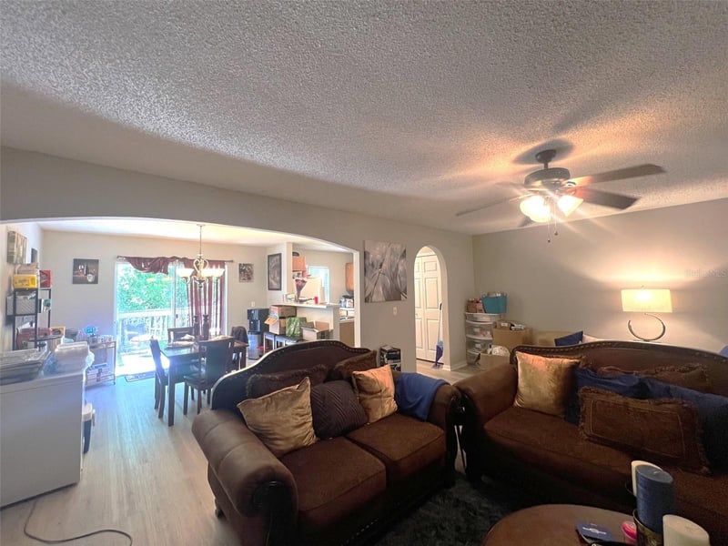 4617 Ashburn Square Dr, Tampa, FL 33610