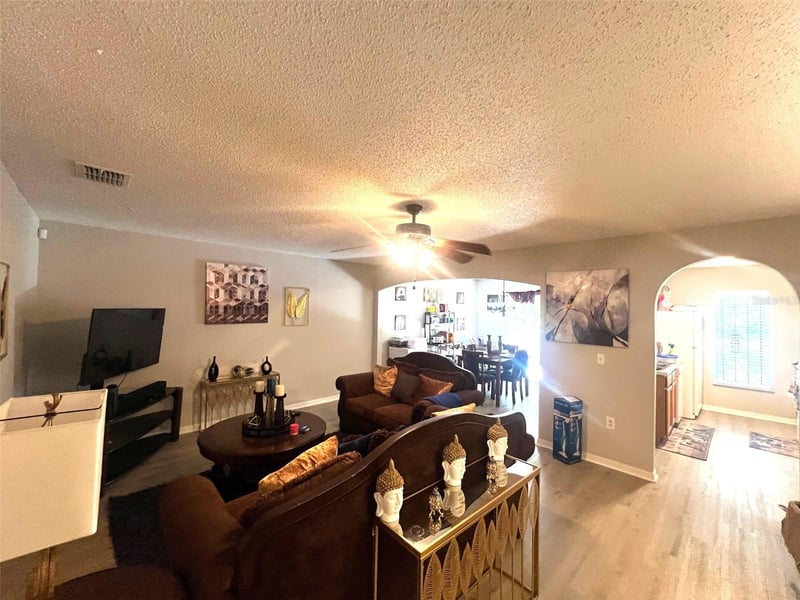 4617 Ashburn Square Dr, Tampa, FL 33610