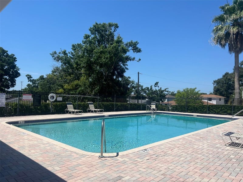 4617 Ashburn Square Dr, Tampa, FL 33610