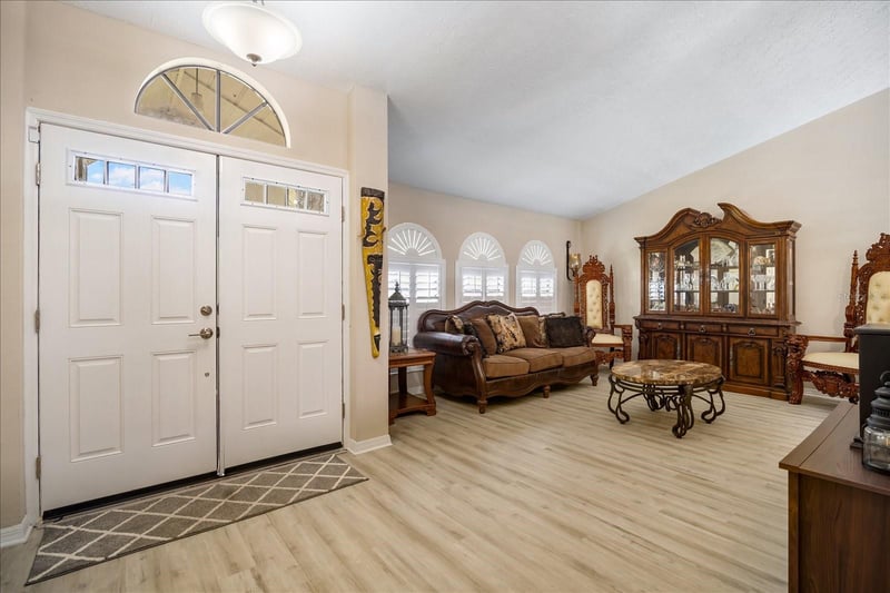 2110 Laindale Pl, Valrico, FL 33596