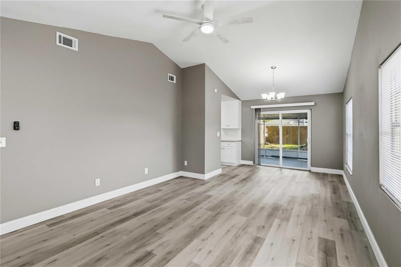 4626 Eastwind Dr, Plant City, FL 33566