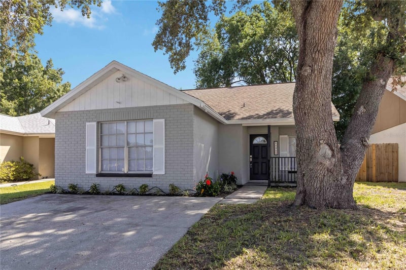 4626 Eastwind Dr, Plant City, FL 33566