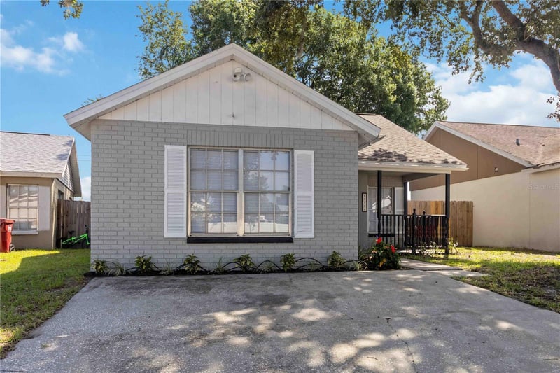 4626 Eastwind Dr, Plant City, FL 33566