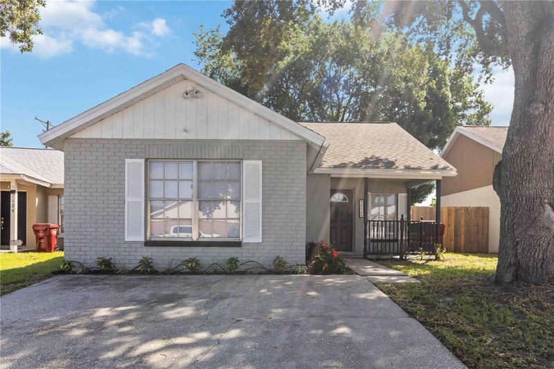 4626 Eastwind Dr, Plant City, FL 33566