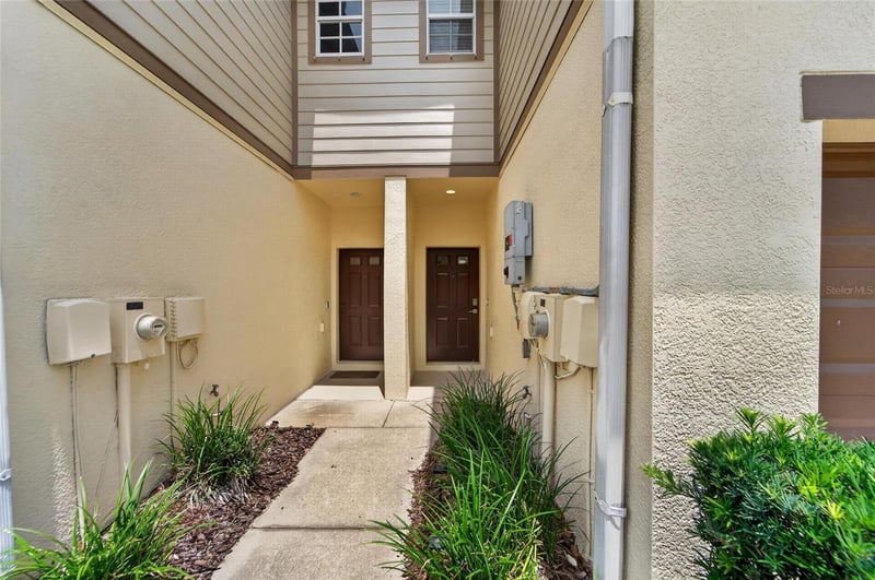 5028 White Sanderling Ct, Tampa, FL 33619