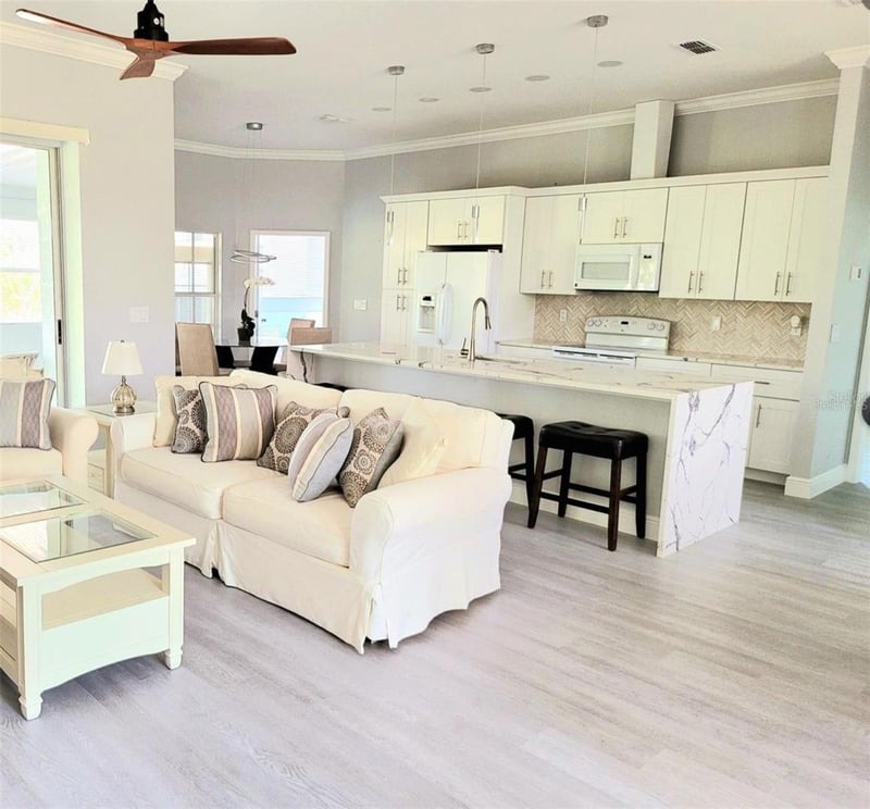 1415 Beach Club Ln, Apollo Beach, FL 33572
